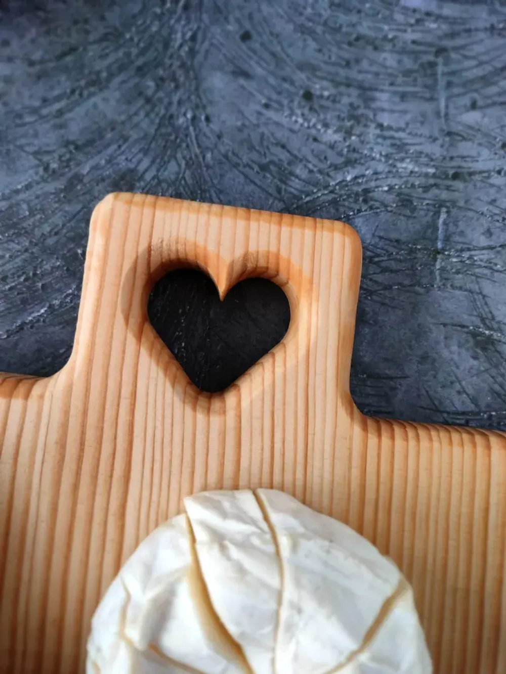 Разделочная доска деревянная для кухни из кедра