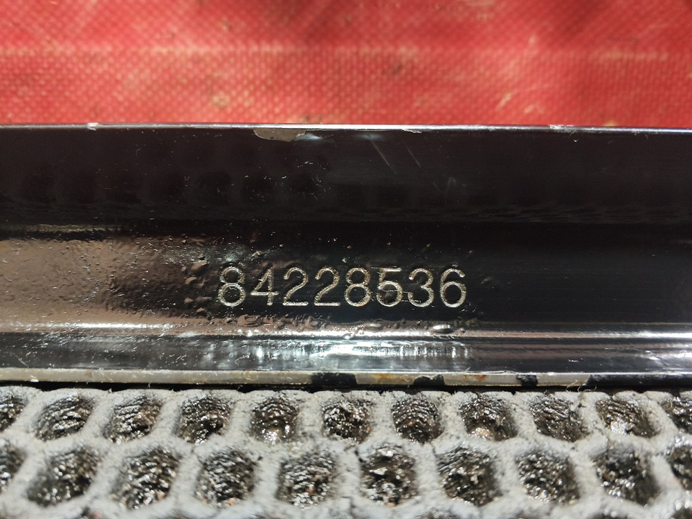 Кронштейн крыла переднего