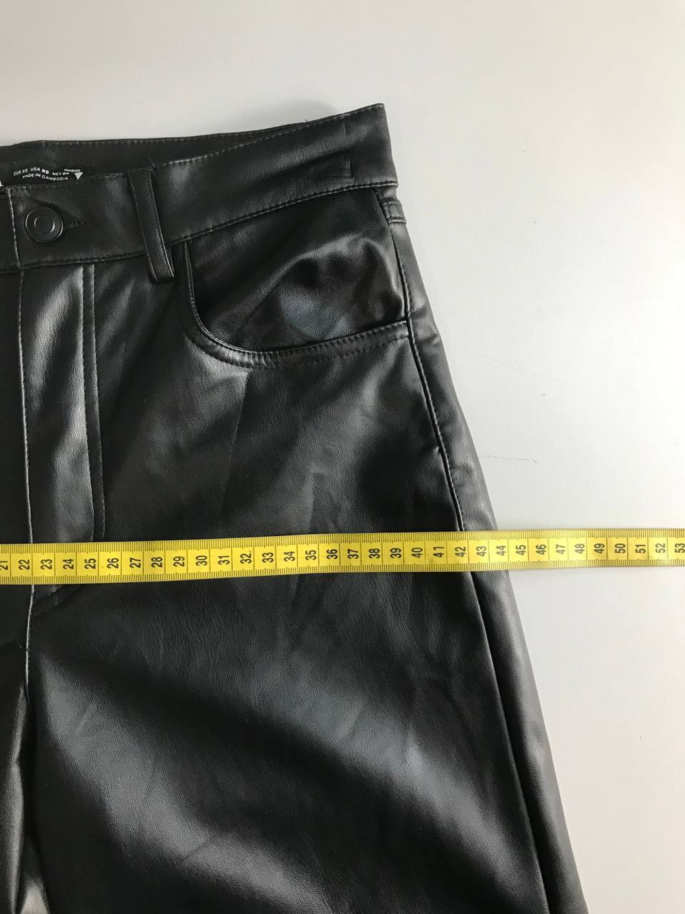 Брюки Zara кожаные утепленные, маркировка XS, визуально на 42 размер