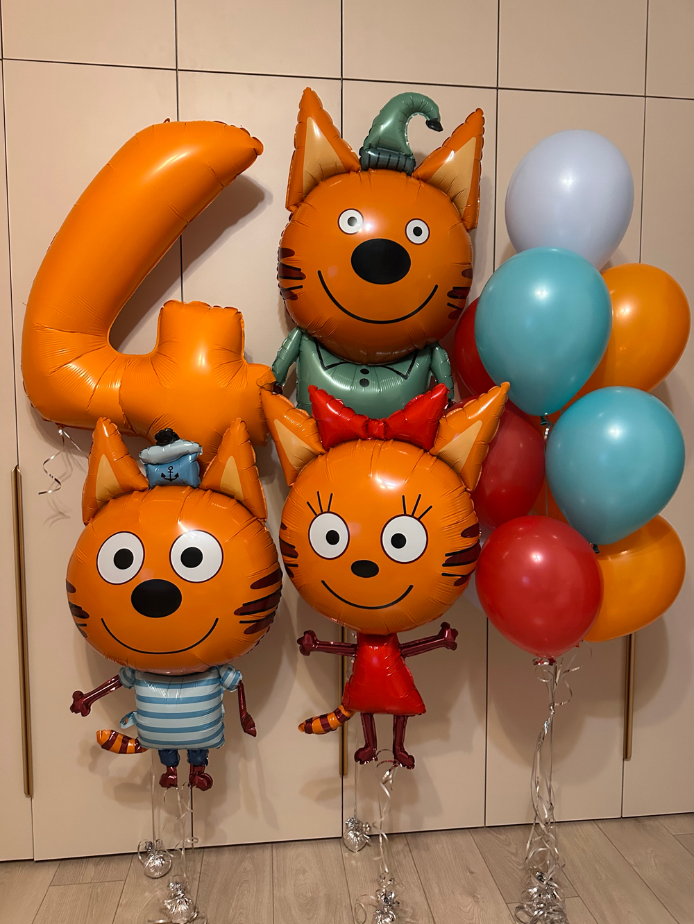 Воздушные шары три кота