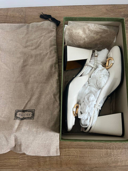 Туфли Gucci Off White Leather Horsebit