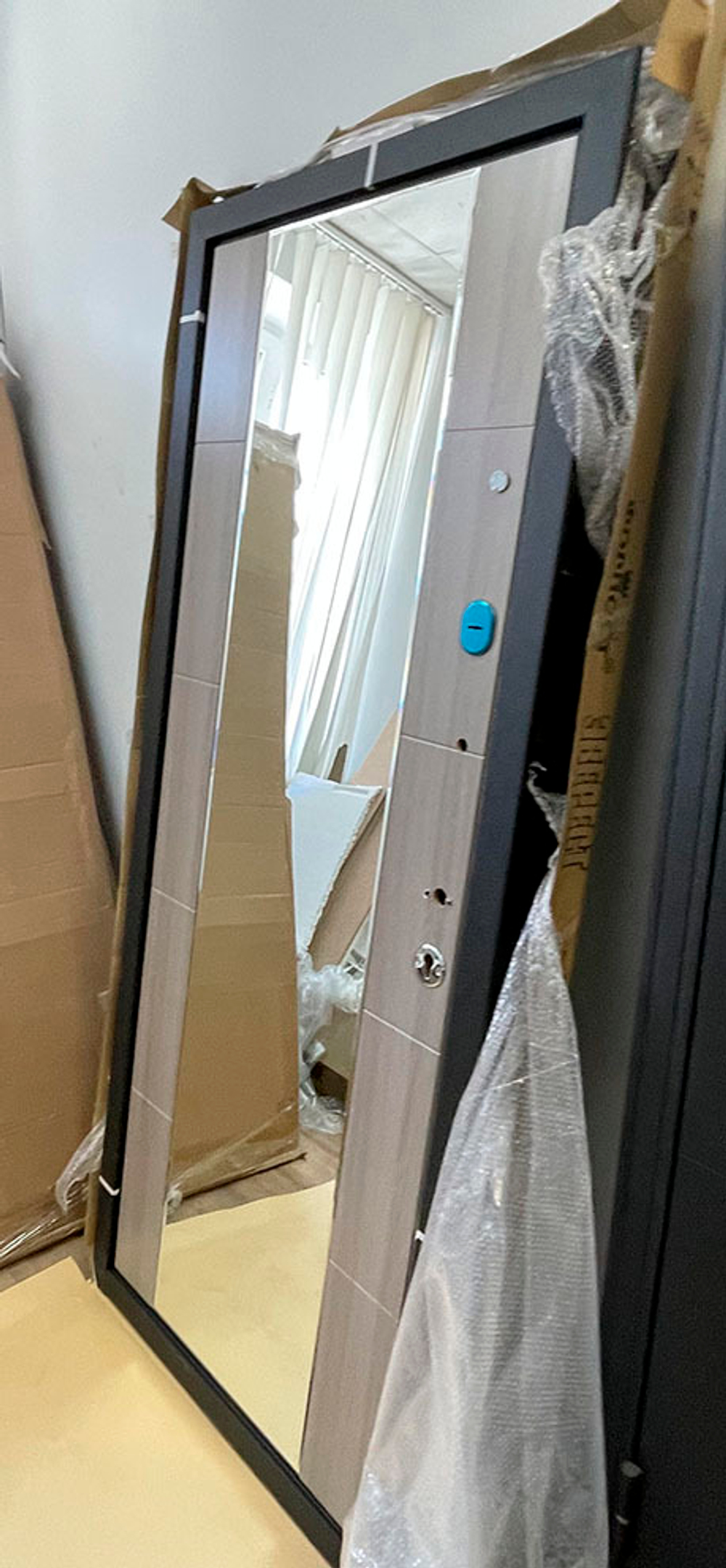 Форпост Эверест Зеркало