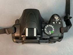 Nikon D3000 Kit 18-55mm 3.200 Кадров