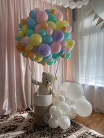 Оформление выпускного в детском саду в нежных оттенках «Мишка на воздушном шаре»