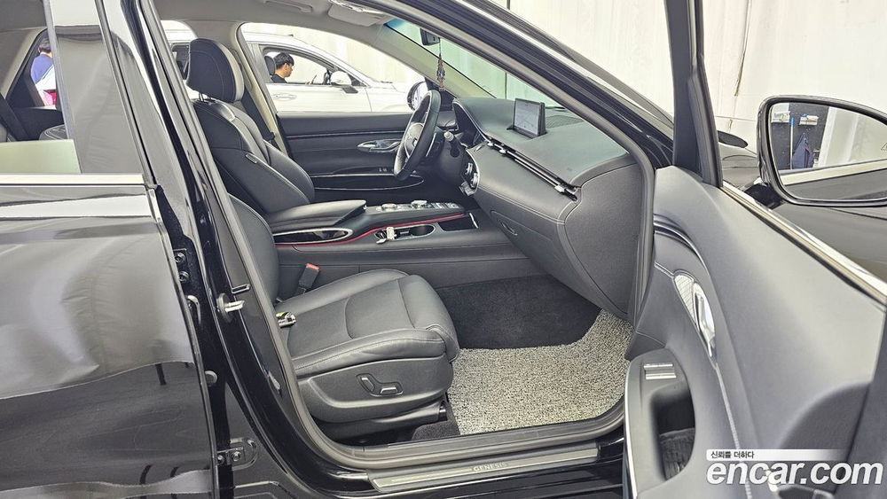 Genesis GV70 2.5T Бензин 2WD (01.2022)