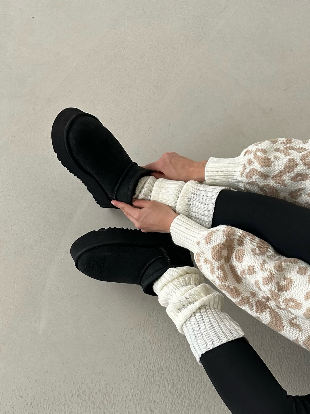 UGG W CLASSIC ULTRA BLACK
