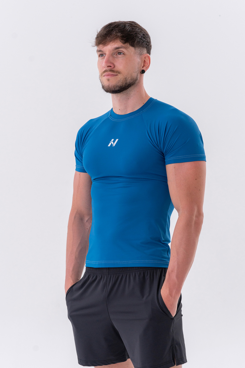 Мужская футболка Nebbia Functional Slim-fit T-shirt 324 Blue