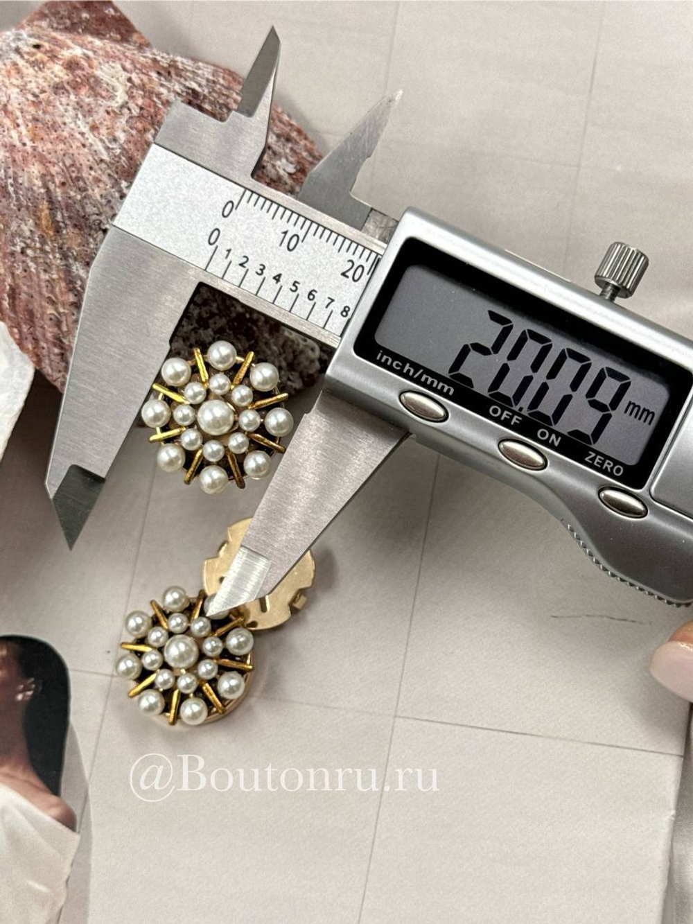 Накладка на пуговицу бронзовая с жемчугом