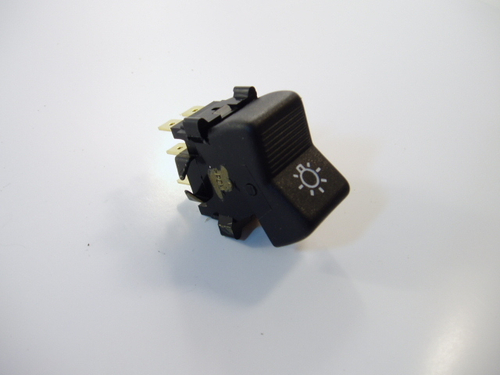 Кнопка вкл. габаритов /2105-07/ 04.29 (С.Петербург)