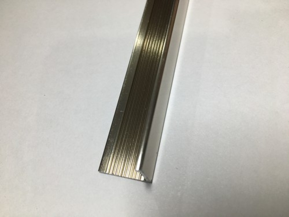 Угол 15*15мм остр. "DO-4" 2,7м Шампань глянец анод. алюм.