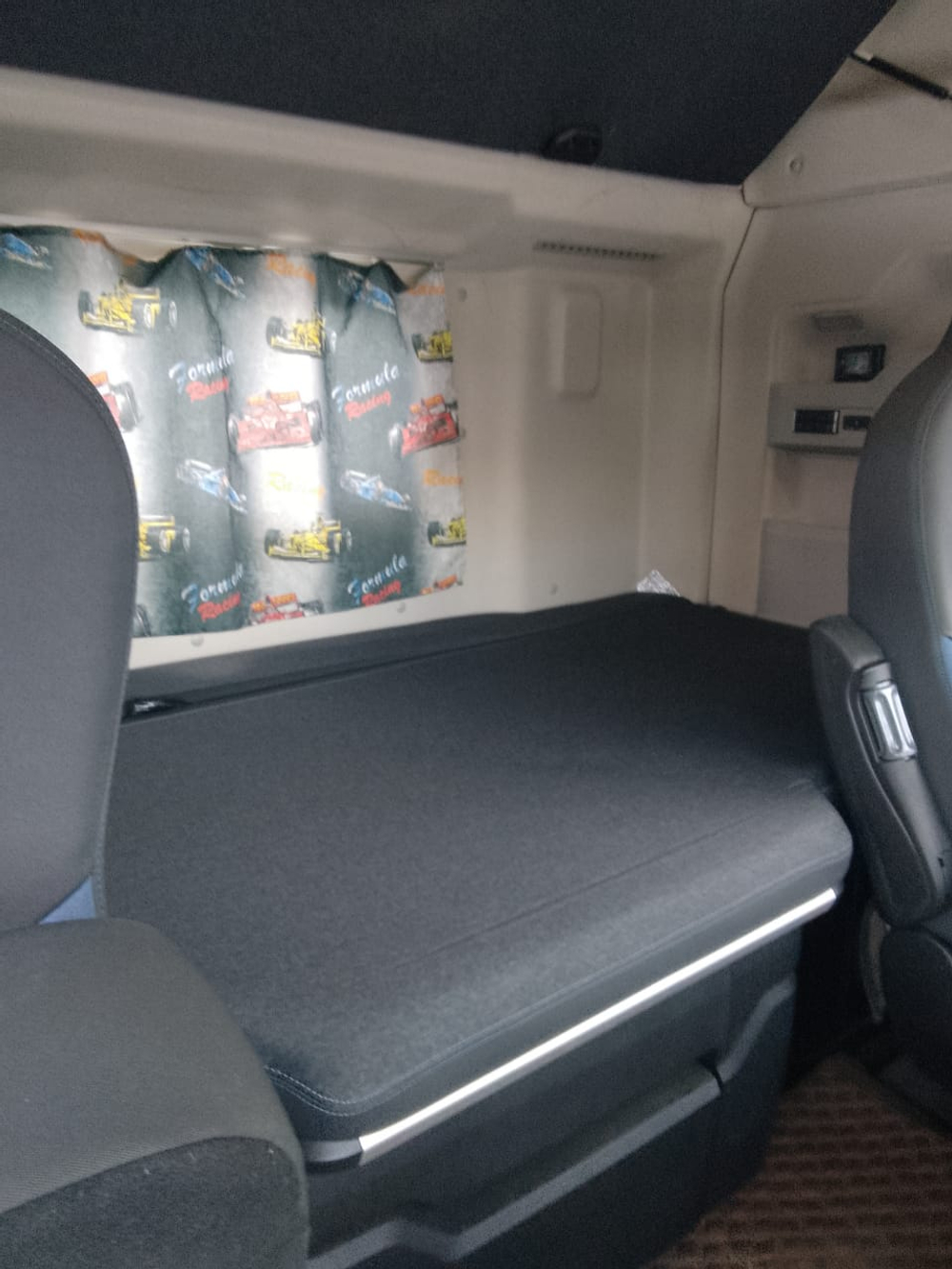 BEIJING BJ* 6x4 Седельный тягач BJ4250D6CP-02 (Дизельный, 12,9 л, 579 л.с., АТ)