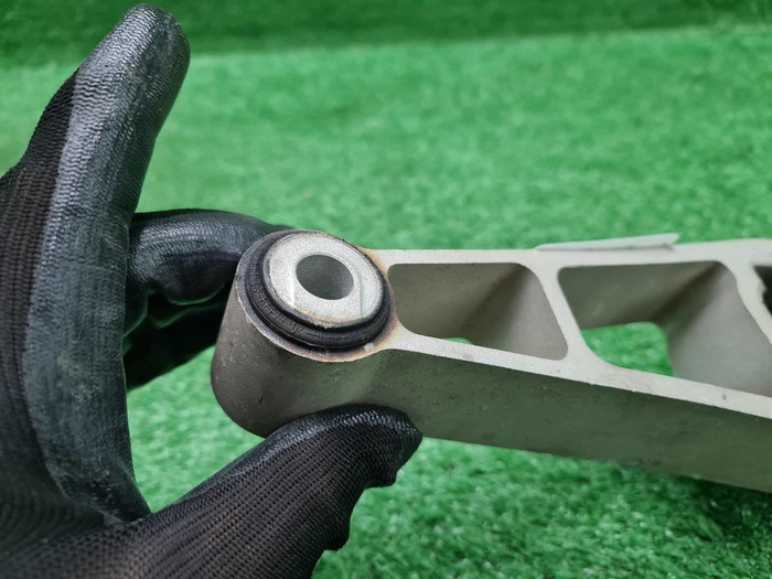 Подушка ДВС Land-Rover Discovery Sport (2019-н.в.)