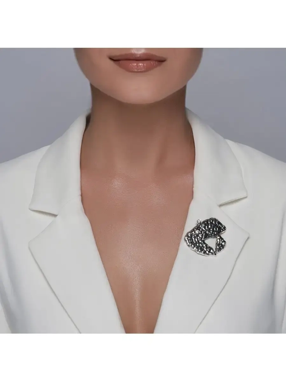 "Астерио" брошь в серебряном покрытии