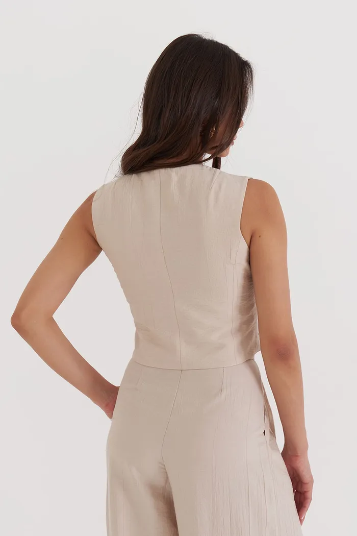 Жилет костюмного кроя из вискозы жемчужного цвета