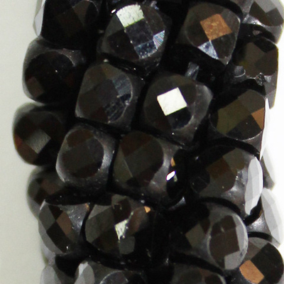 Шпинель куб юв. огранка бусины 4мм