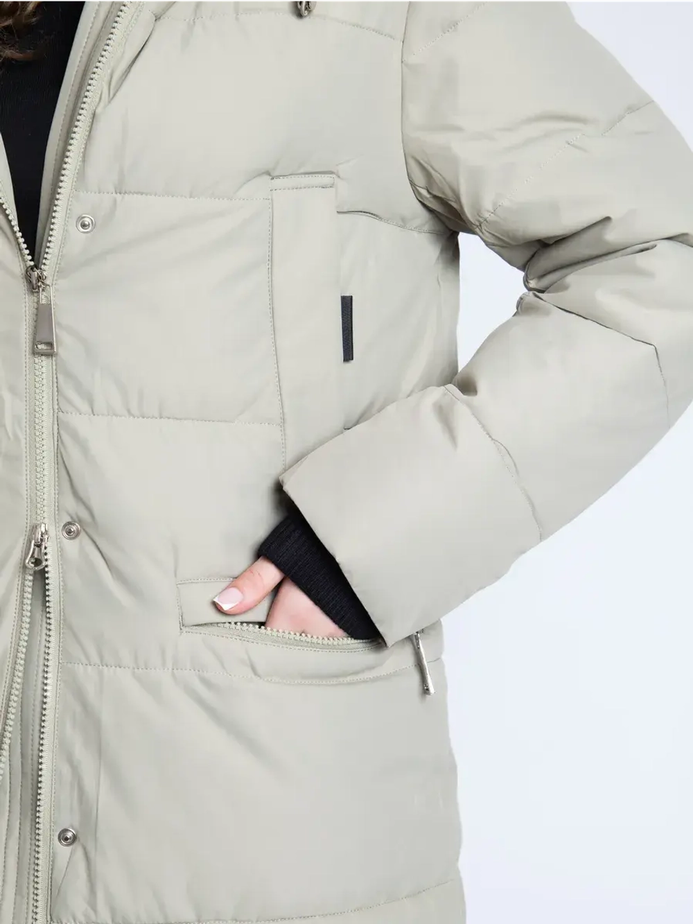 Куртка зимняя удлиненная с капюшоном