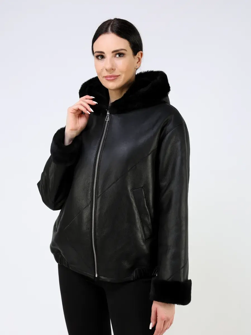 Дубленка зимняя натуральная куртка короткая с капюшоном