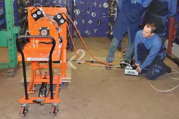 Компактный пневматический насос Holmatro AHS 1400 D