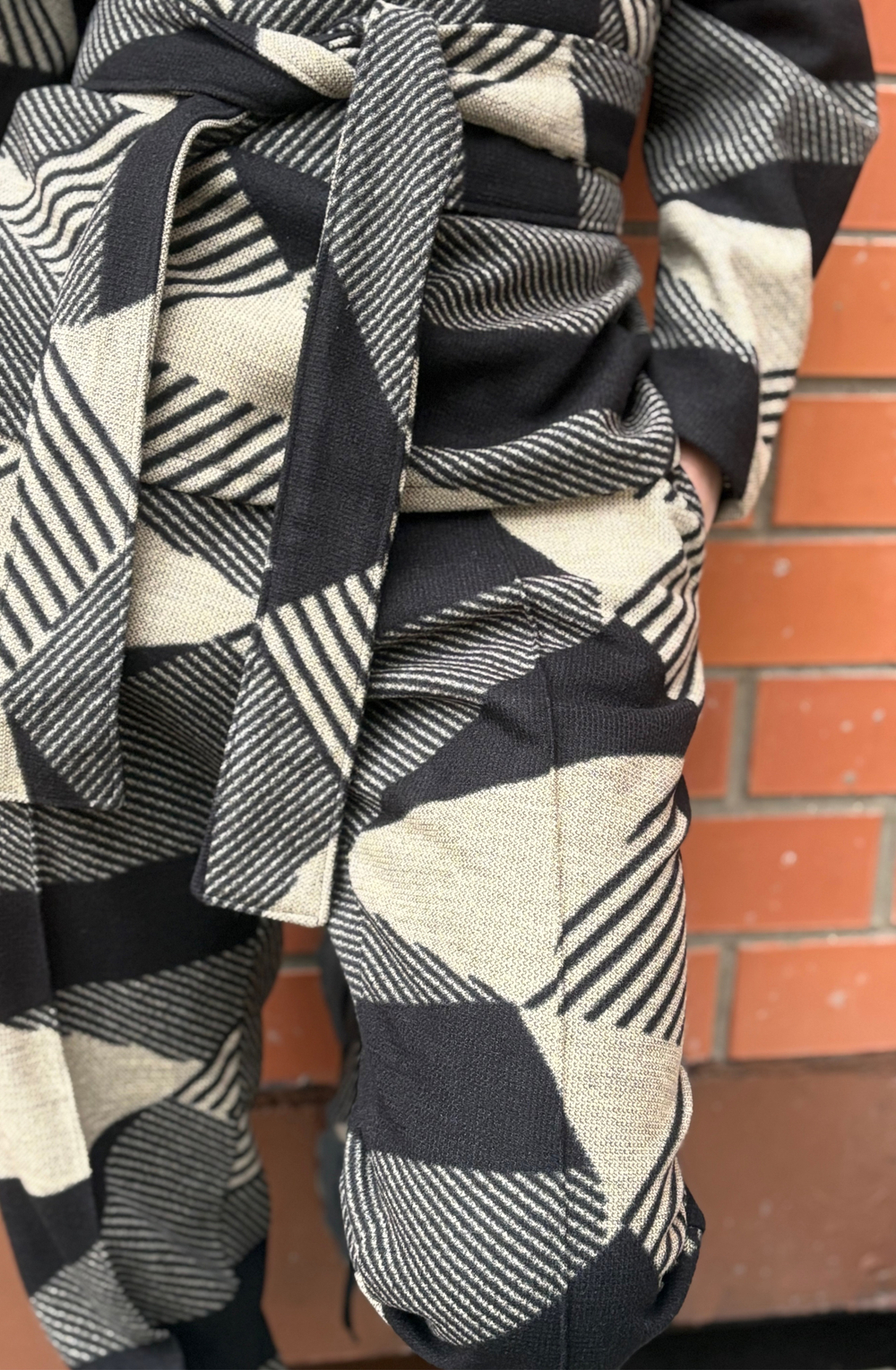 Брюки со стрелкой / бежевый+ кушак+ лонг