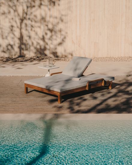 Двойной шезлонг Sonsaura из массива эвкалипта Испания La Forma