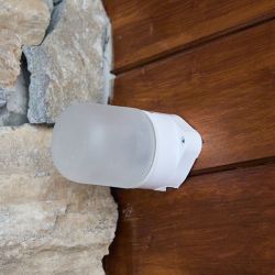 UWL-K01R 60W-E27 IP65 WHITE Светильник влагозащищенный под лампу Е27. для бань и саун. до +125С. Цвет корпуса белый. ТМ Uniel