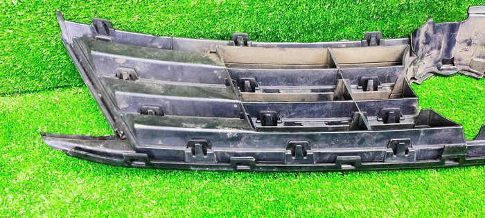 Решетка радиатора VW Jetta 6 (2014-2018)