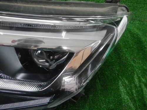 Фара левая Toyota Rav 4 CA40 (2015-2019) LED