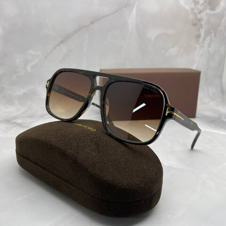 Солнцезащитные очки Tom Ford