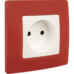 Розетка без заземления со шторками 16А 250В белый ETIKA Legrand