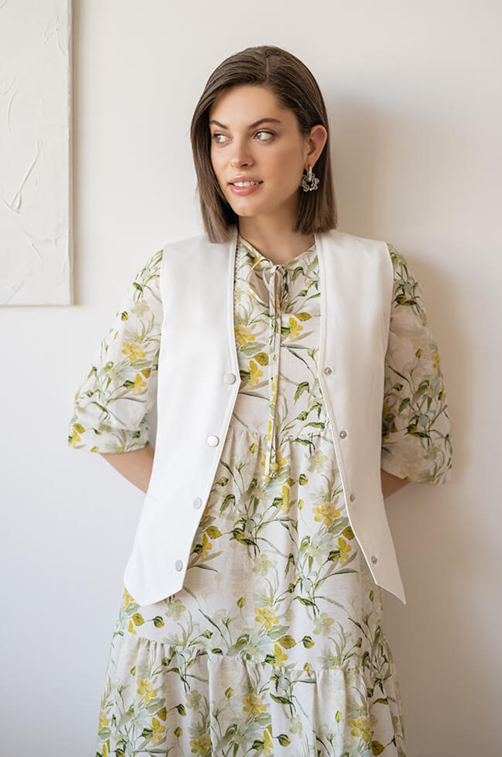 1792 Жилет женский (молочный)