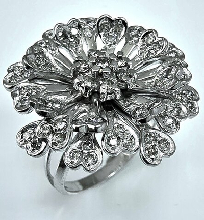 Кольцо Эстерелла золото 750, бриллианты