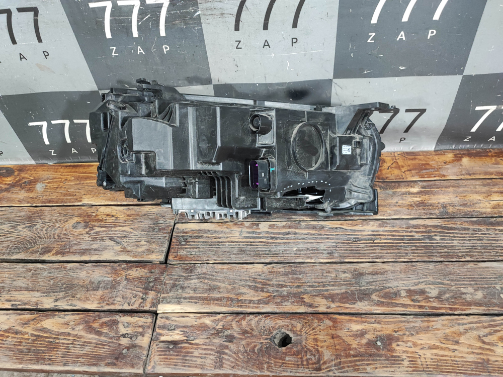 Фара левая Geely Monjaro 21-нв Б/У Оригинал 7051047300