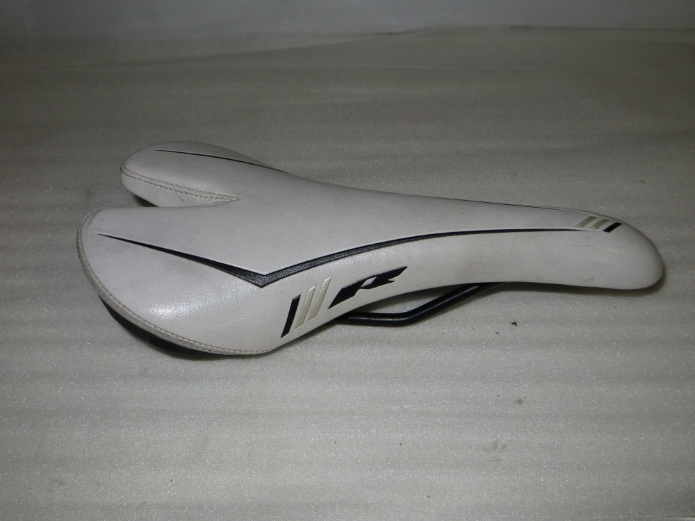 Седло Bontrager б/у.