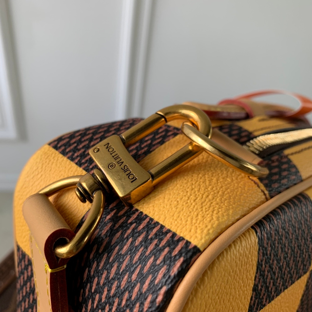 Louis Vuitton Chess Messenger