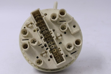 Датчик уровня воды (прессостат) стиральной машины Electrolux, Aeg, Zanussi 146152232 (137-06 7930070)