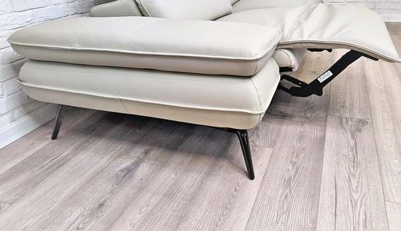 Трехместный диван с элетро-реклайнером 4429, светло-серая натуральная кожа