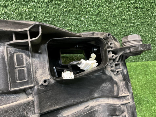 Фара левая VW Touareg 3 (2018-2023) LED