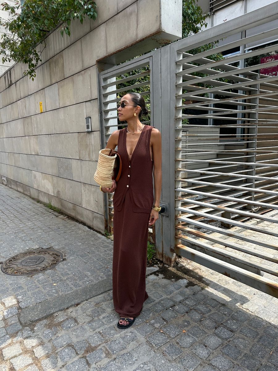 Костюм жилетка и юбка шоколадный