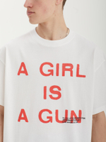 Мужская Футболка Girl Is A Gun
