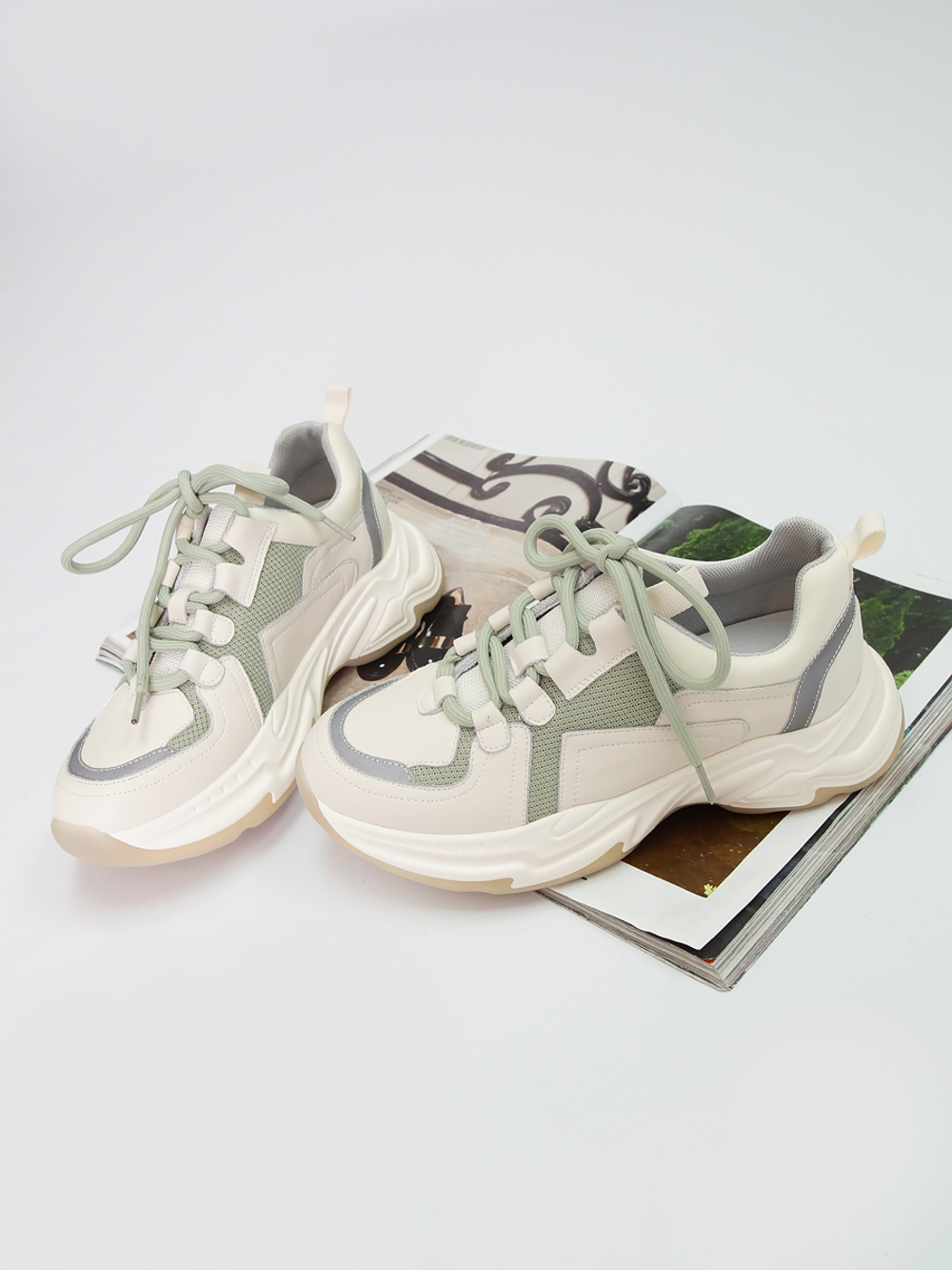 Кроссовки женские демисезонные