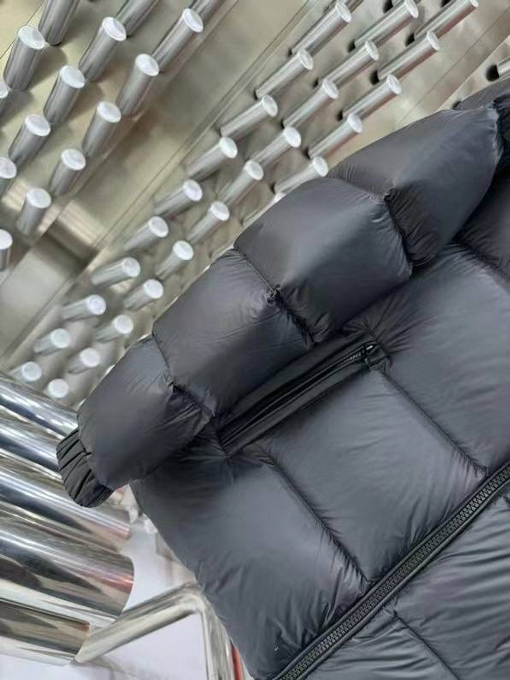Пуховик Moncler