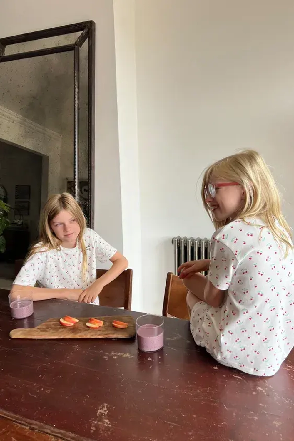 ZARA ПИЖАМА С ПРИНТОМ «ВИШНЯ», ЭКРЮ