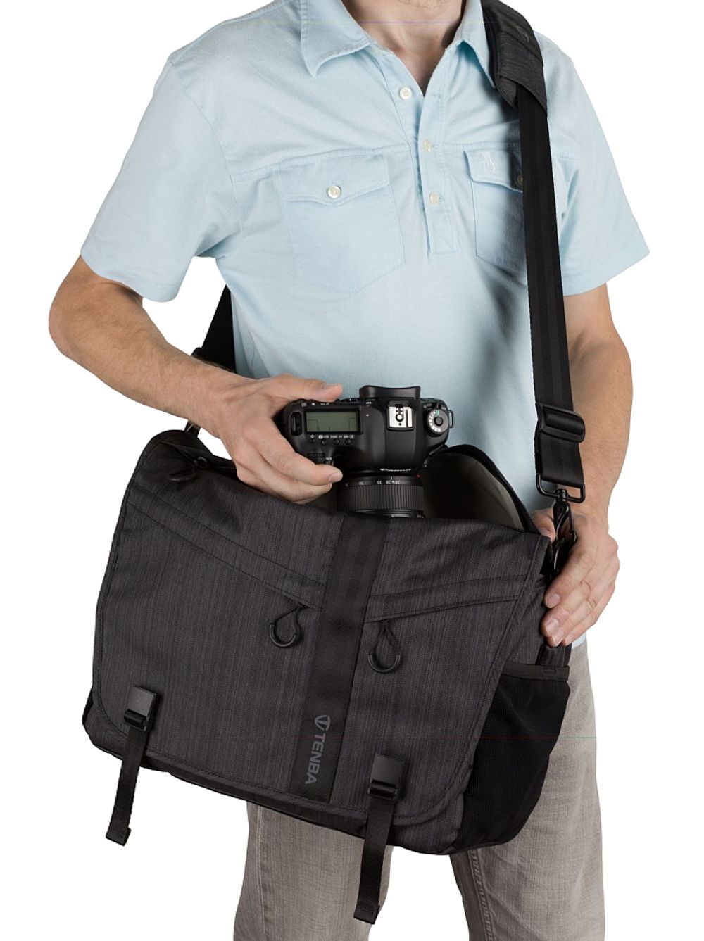 Tenba DNA Messenger 15 Graphite