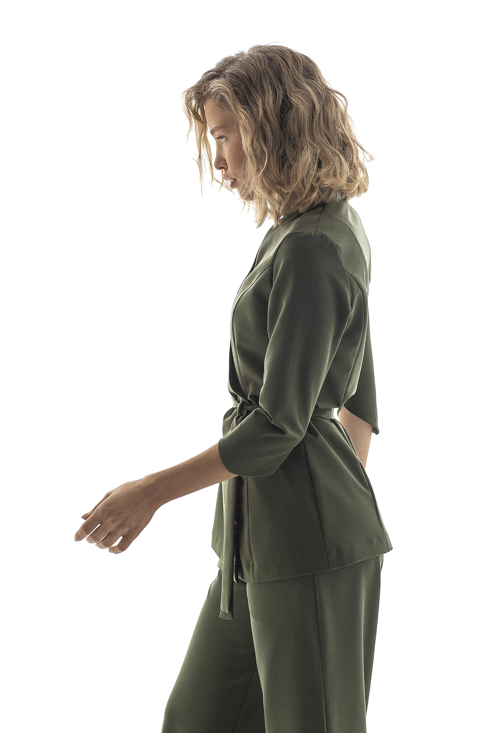 Костюм блуза на запах и брюки клеш