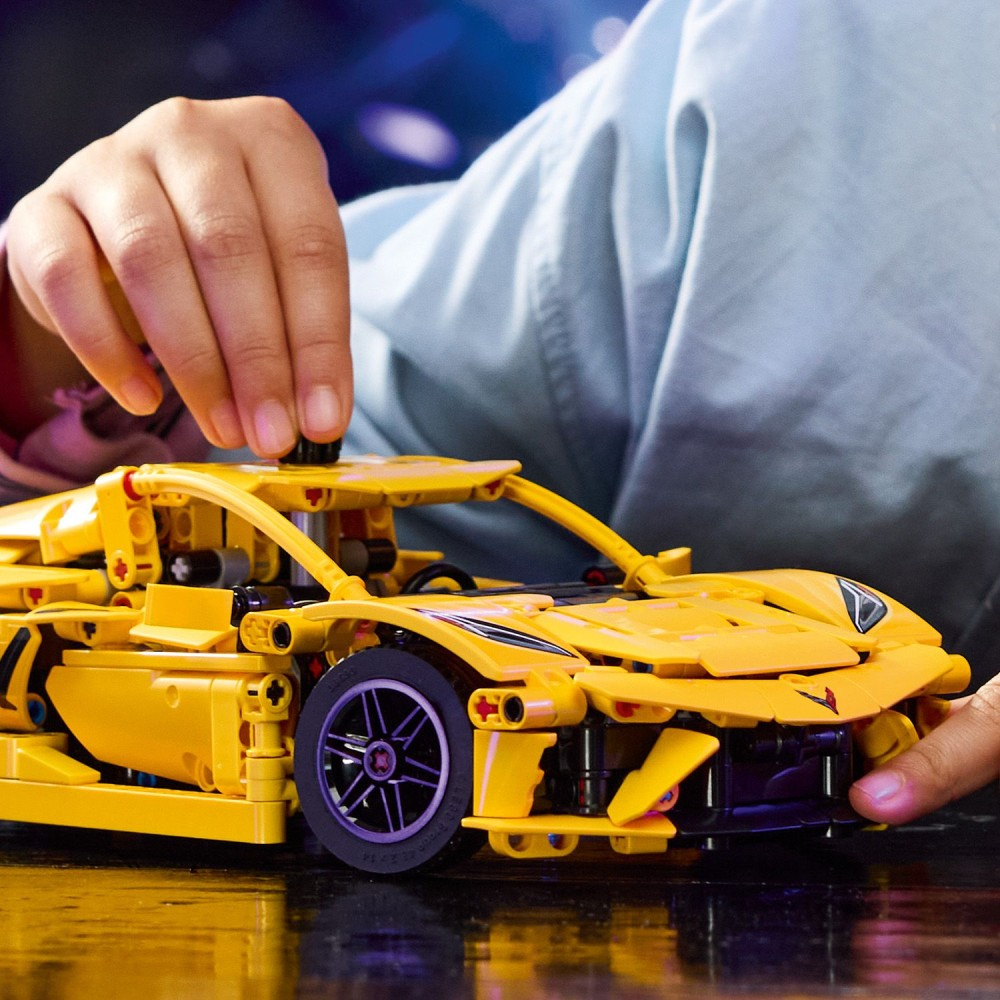 LEGO Technic - Chevrolet Corvette Stingray 42205 => LEGO Technic - Chevrolet Corvette Stingray 42205