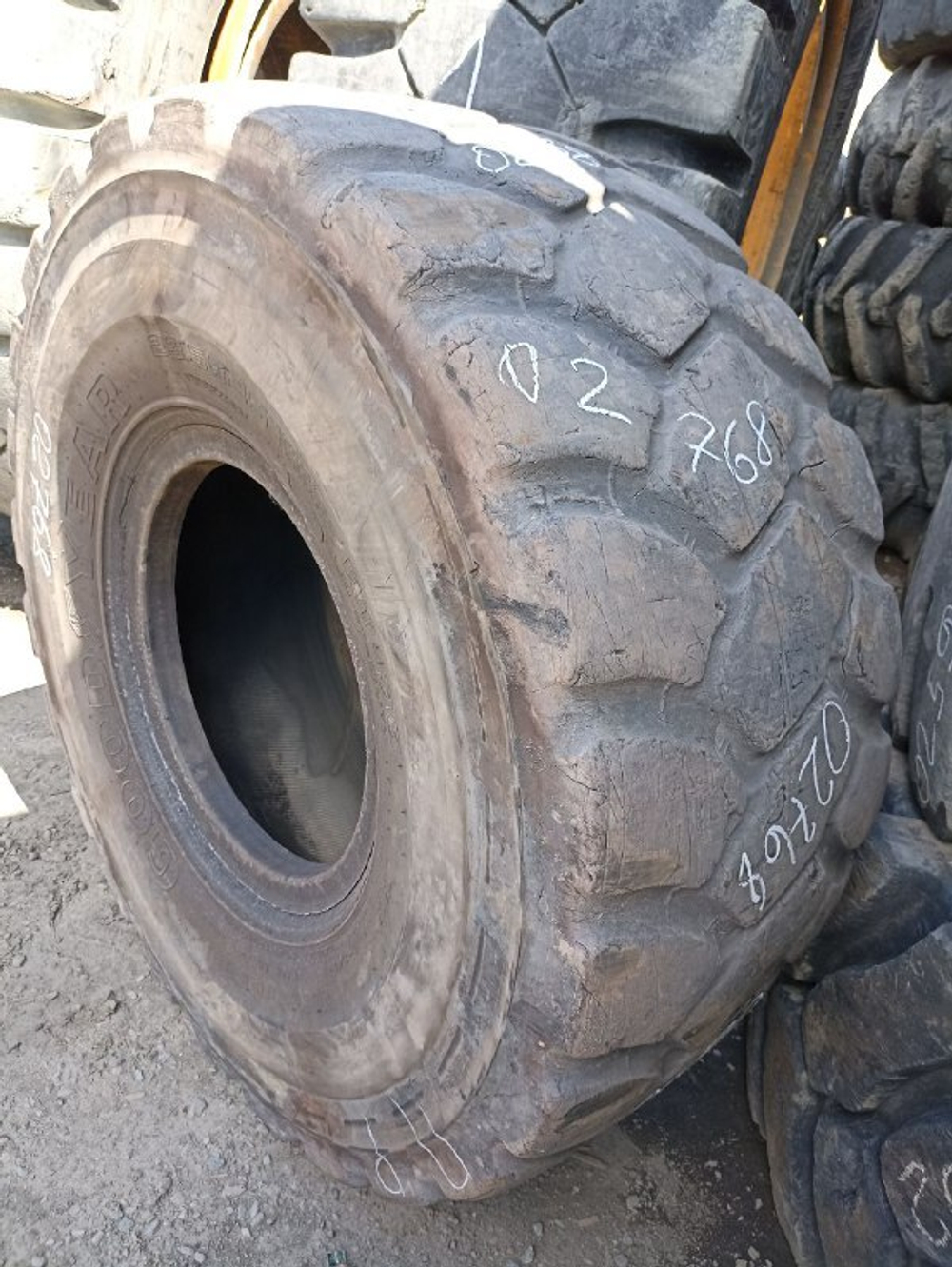 23.5R25 Goodyear RT-3B шина б/у