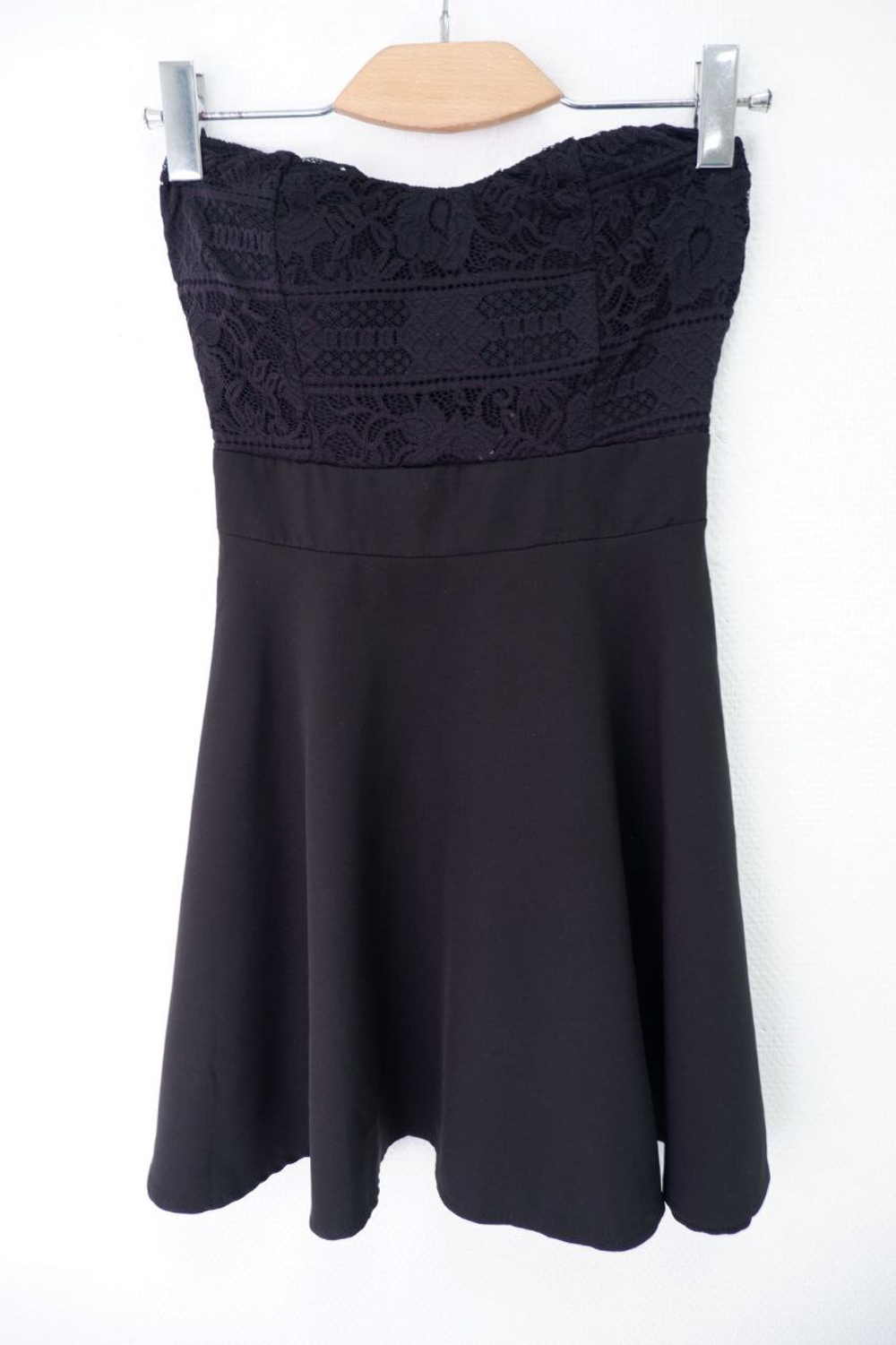 Платье New Collection с кружевом 40 размер