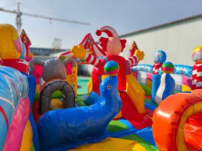 Коммерческий надувной батут два модуля «Парк развлечений 4» 12*6*7 м