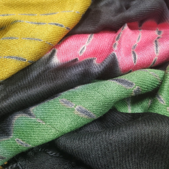 Палантин Хлопок Батик горчичный розовый зеленый на черном 70х190см.