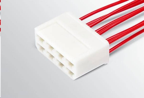 Разъем межжгутовой 8-ми клеммный гнездовой серии 6,3 с проводами 1,0 мм2 (CARGEN)